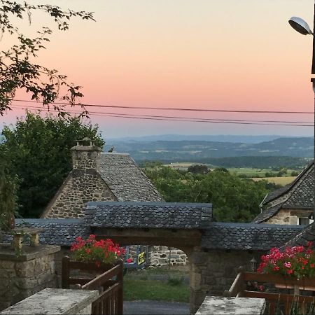Golinhac Lo Soulenquo A Fonteilles Sur Le Gr 65 Bed & Breakfast エクステリア 写真