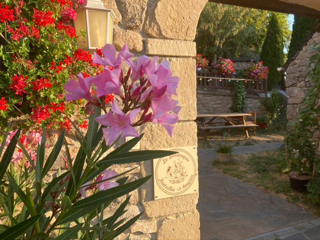 Golinhac Lo Soulenquo A Fonteilles Sur Le Gr 65 Bed & Breakfast エクステリア 写真