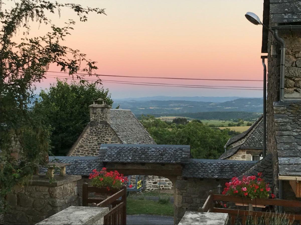 Golinhac Lo Soulenquo A Fonteilles Sur Le Gr 65 Bed & Breakfast エクステリア 写真
